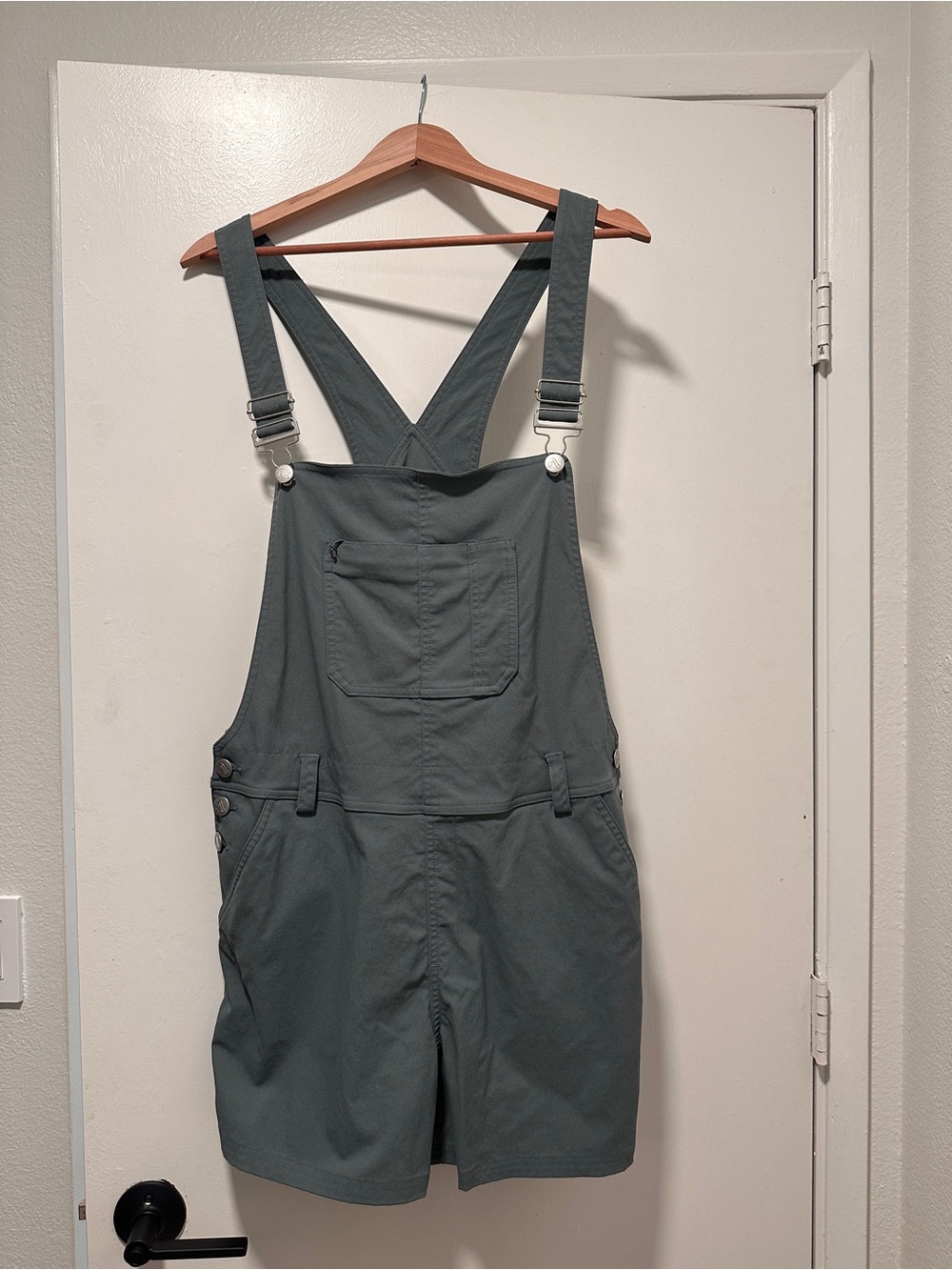 Flylow life bib in green